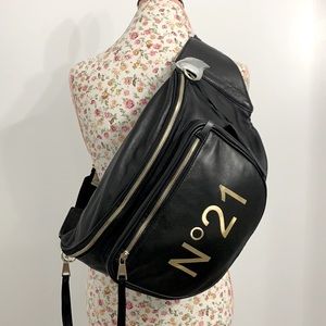 N 21 Large leather belt bag